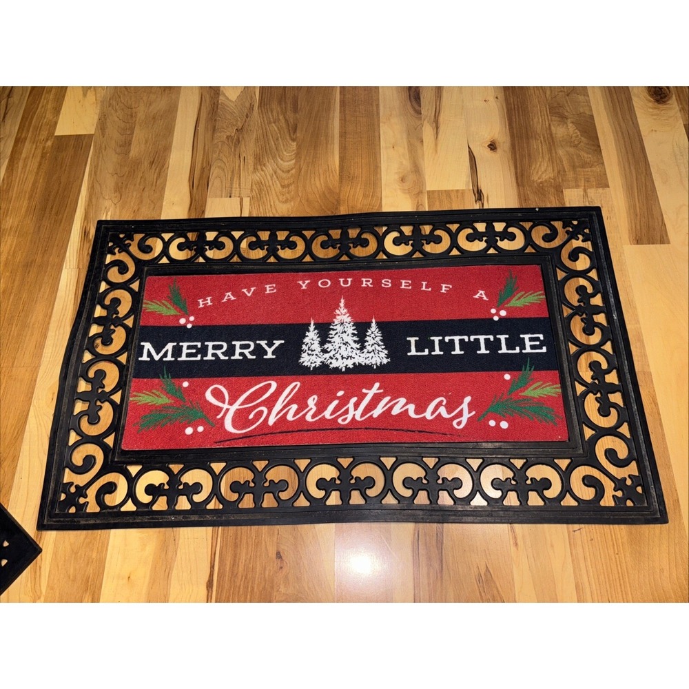 Evergreen Sassafras Changeable Mat and Christmas Labrador Retrievers Insert.